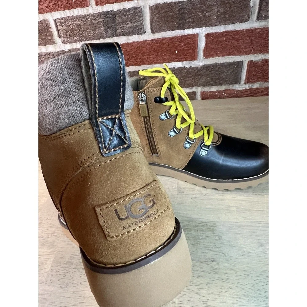 UGG‎ AUSTRALIA HILMAR GRIZZLY LEATHER /SUEDE WATERPROOF BOOTS ( SZ: 4)